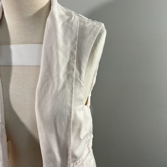 CUPCAKES & CASHMERE Penelope Belted Vest in Cream (S) - Picture 8 of 13